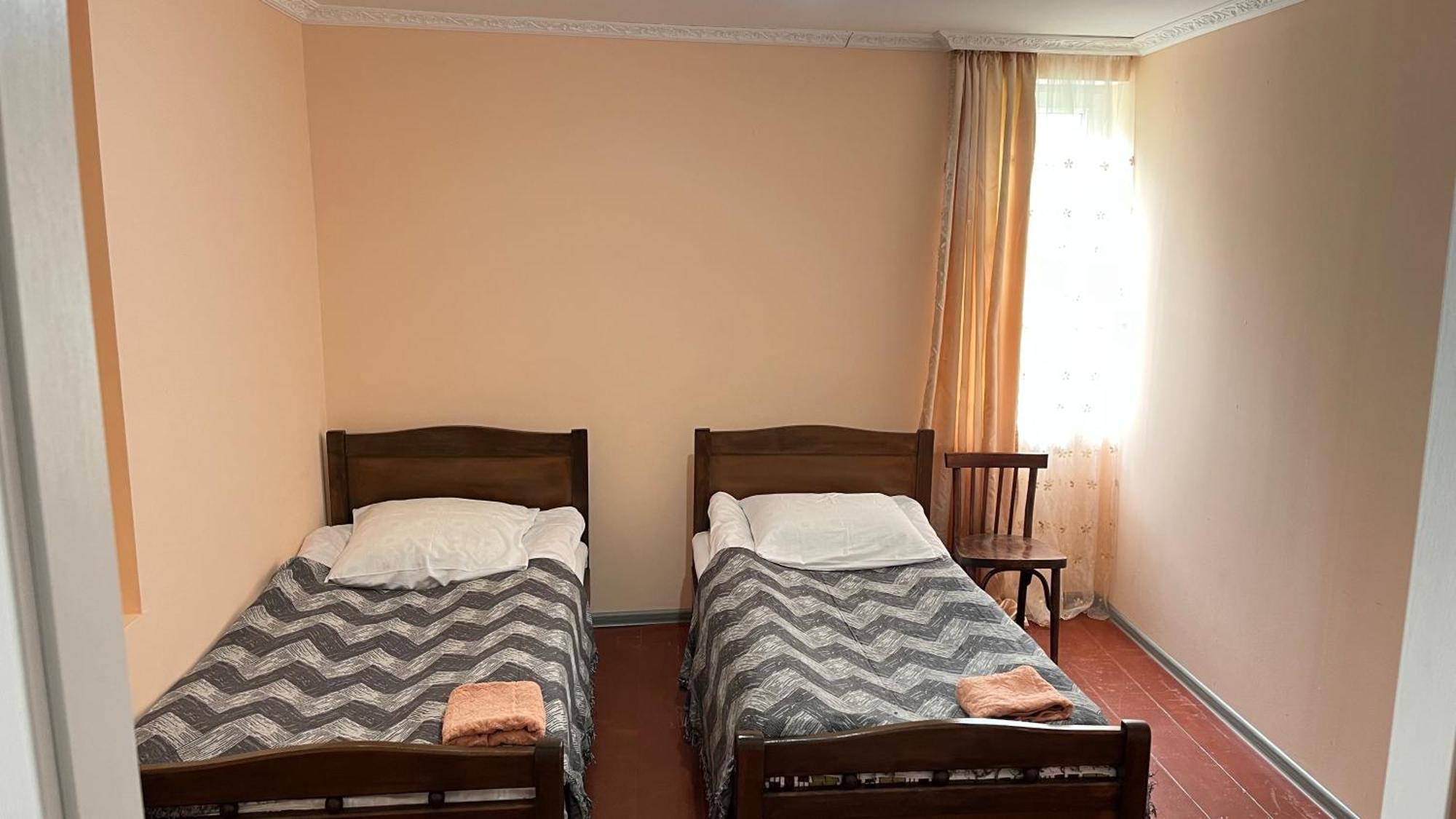Ciuri'S Guesthouse Zhabeshi Buitenkant foto