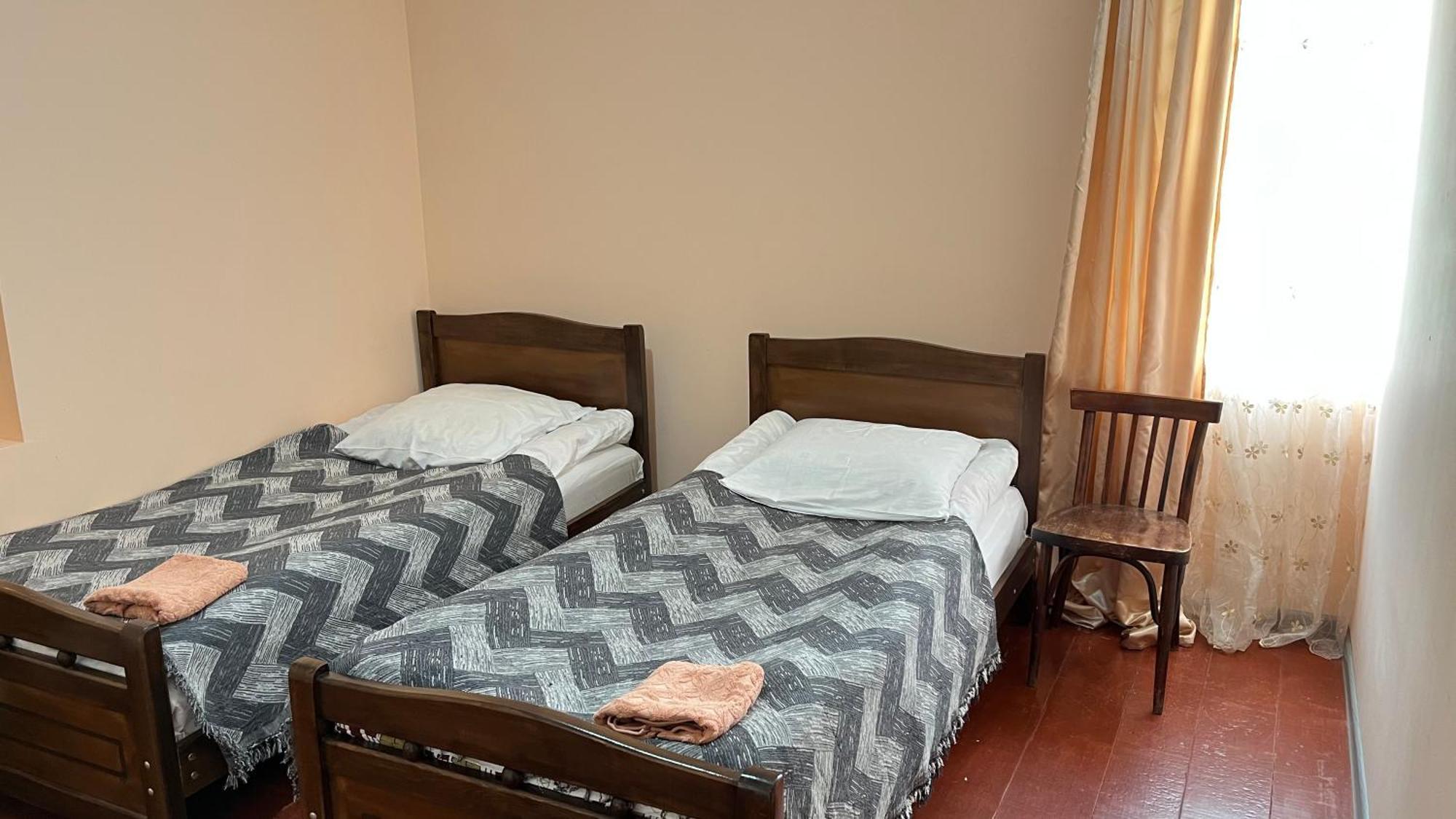 Ciuri'S Guesthouse Zhabeshi Buitenkant foto
