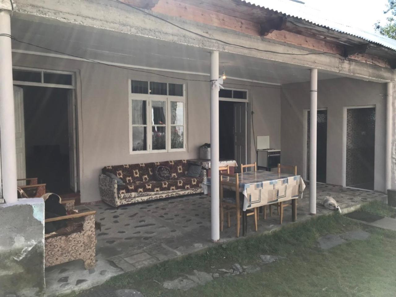 Ciuri'S Guesthouse Zhabeshi Buitenkant foto