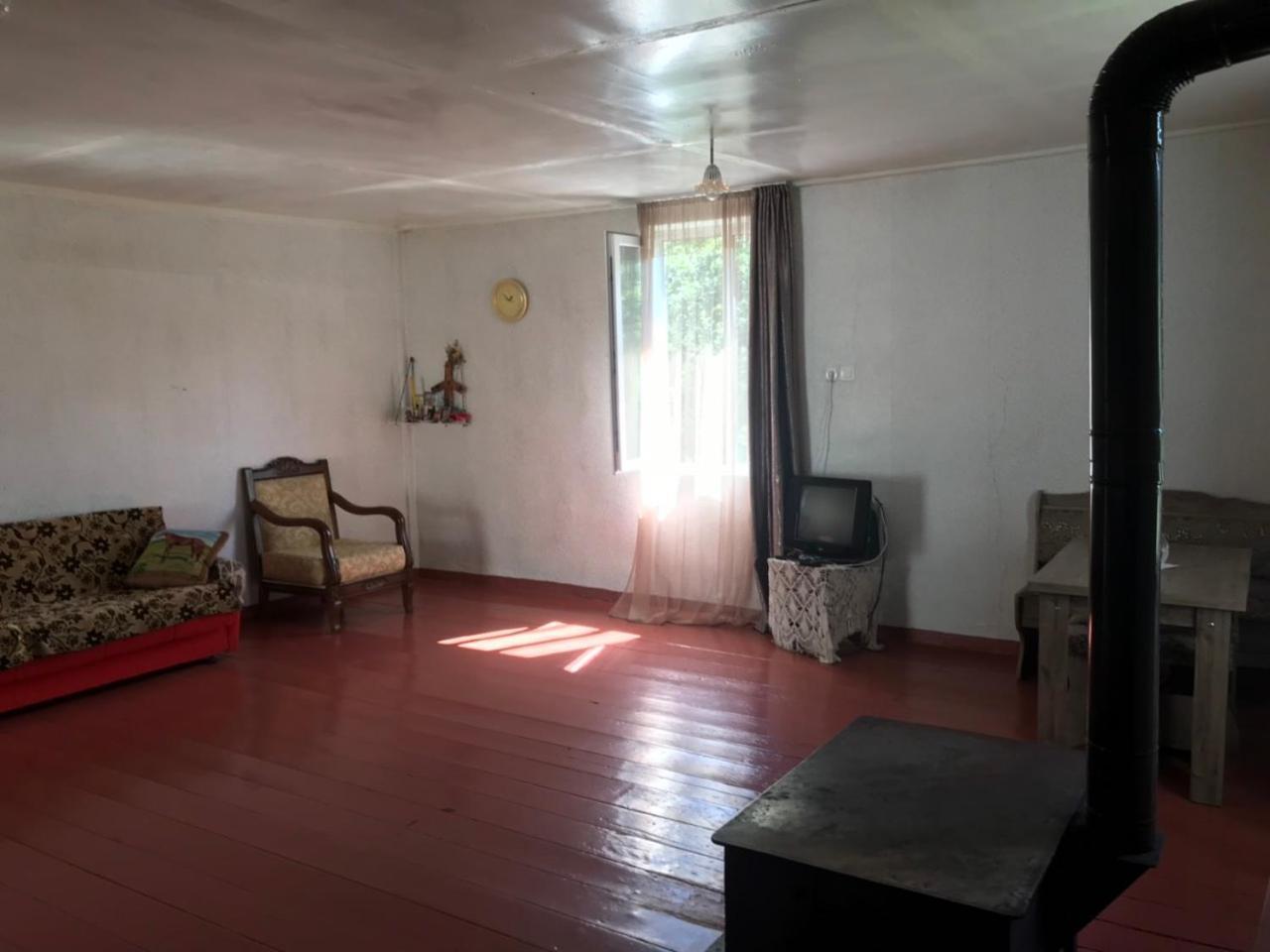 Ciuri'S Guesthouse Zhabeshi Buitenkant foto