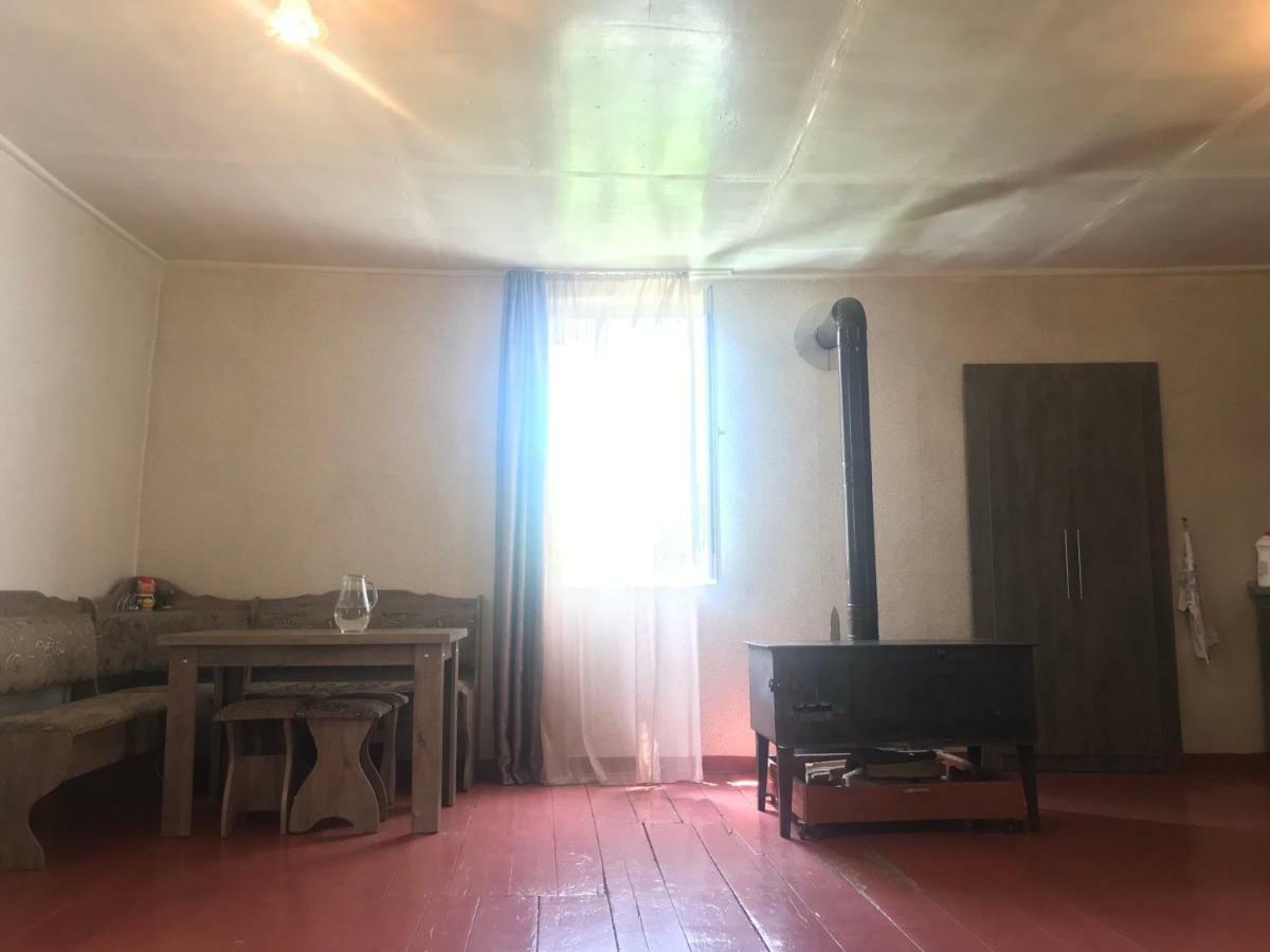 Ciuri'S Guesthouse Zhabeshi Buitenkant foto